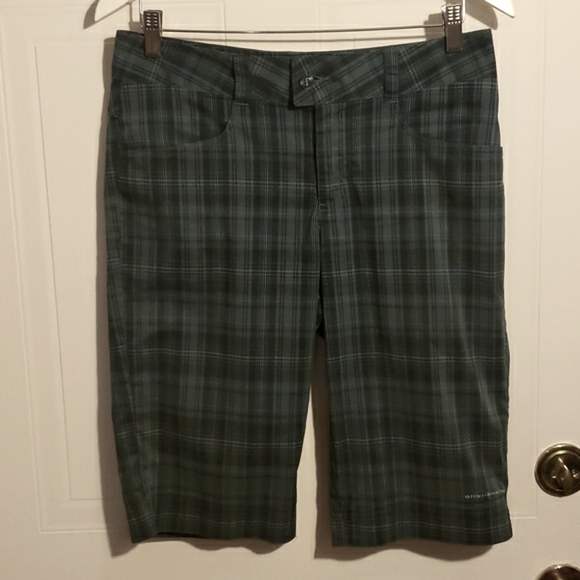 Columbia Sportswear Omni Shade Athliesure Golf Hiking Blue Plaid Woman 8 NWOT - Picture 1 of 11